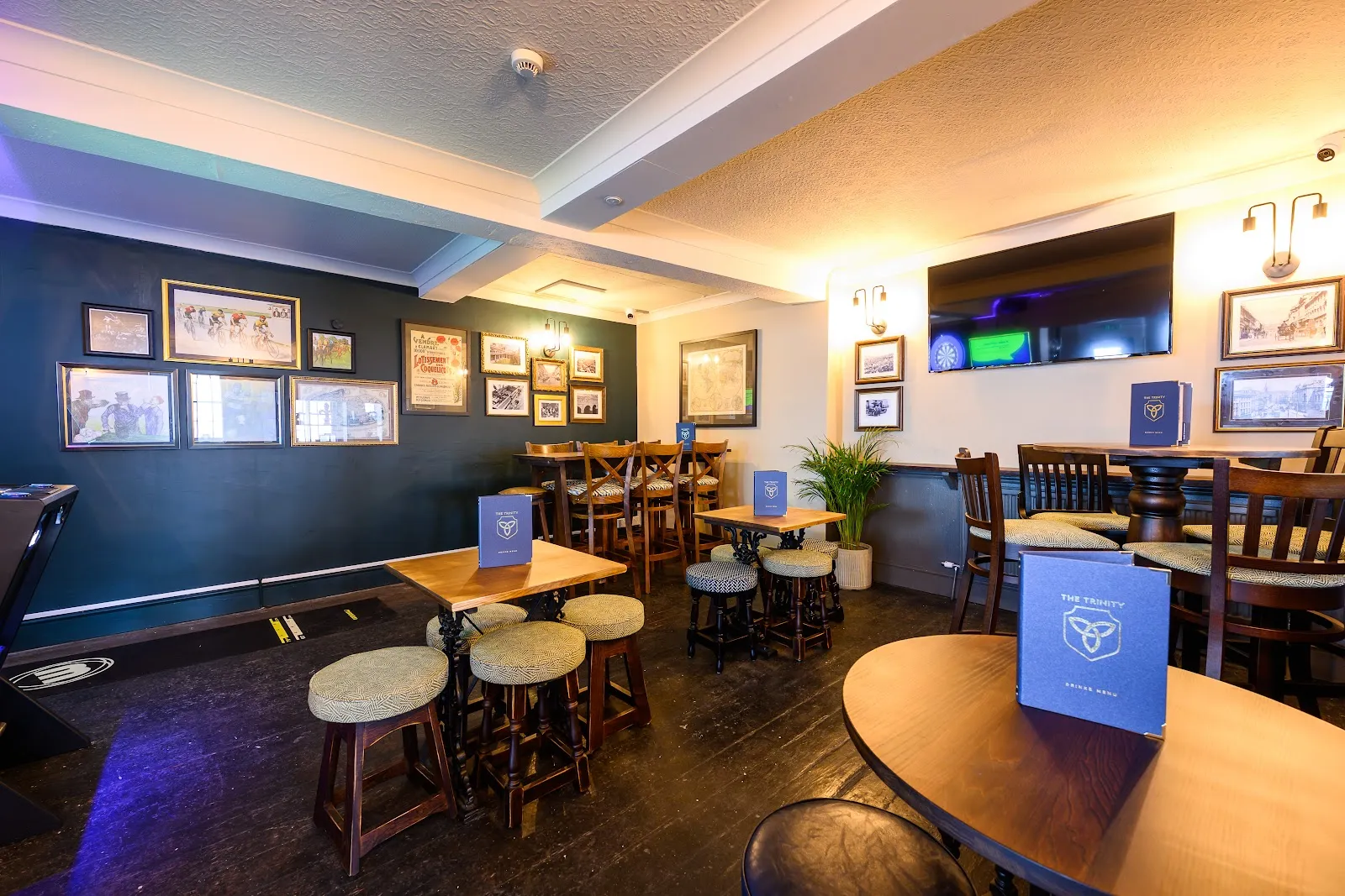 The Trinity Pub - Bath - Image 3