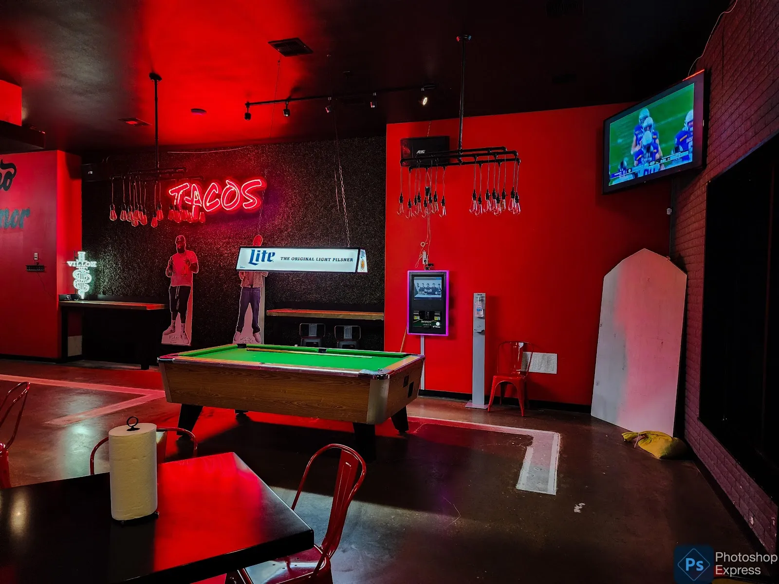 Cruzy's Bar and Grill - Image 2