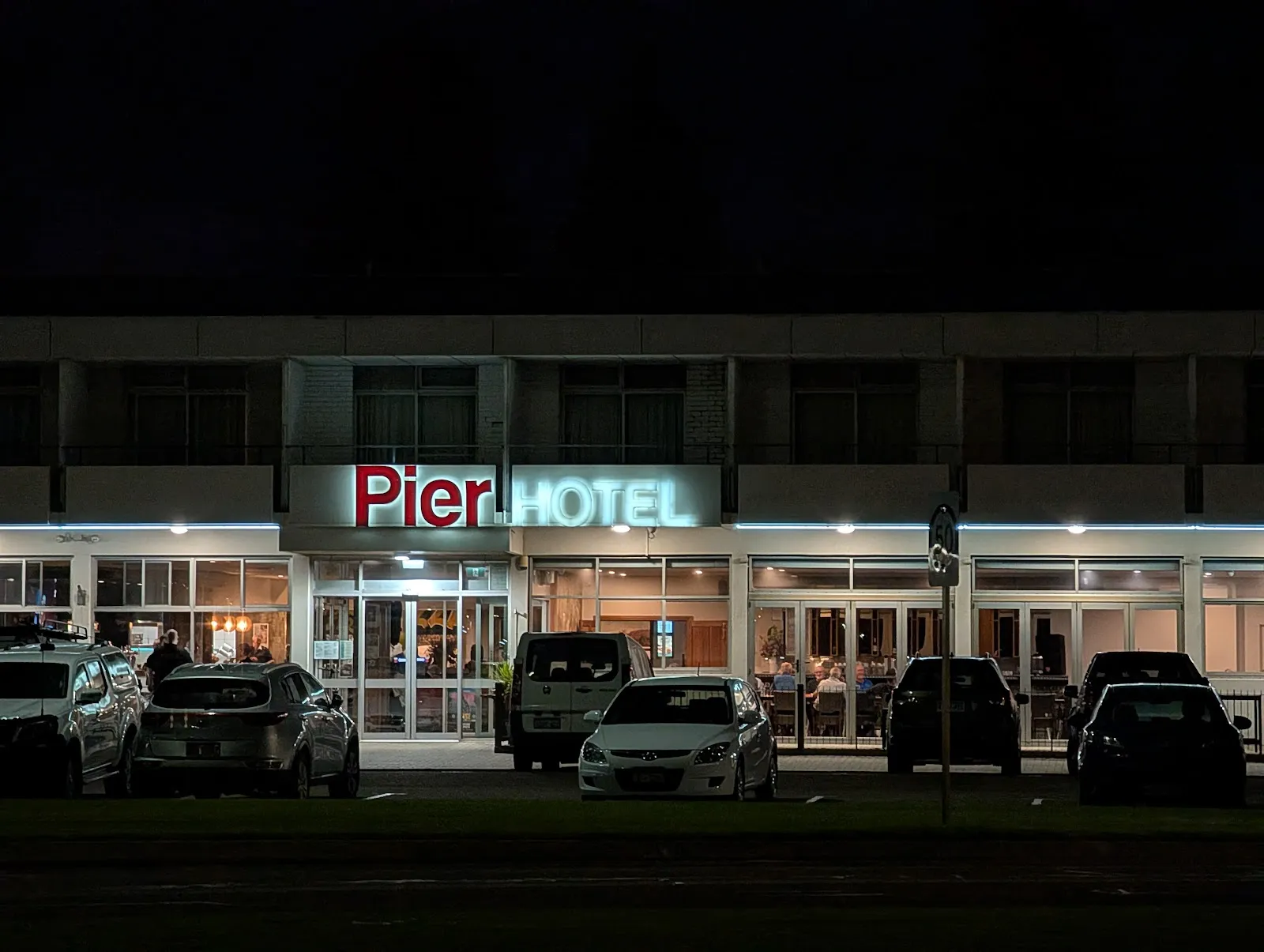 The Pier Hotel logo