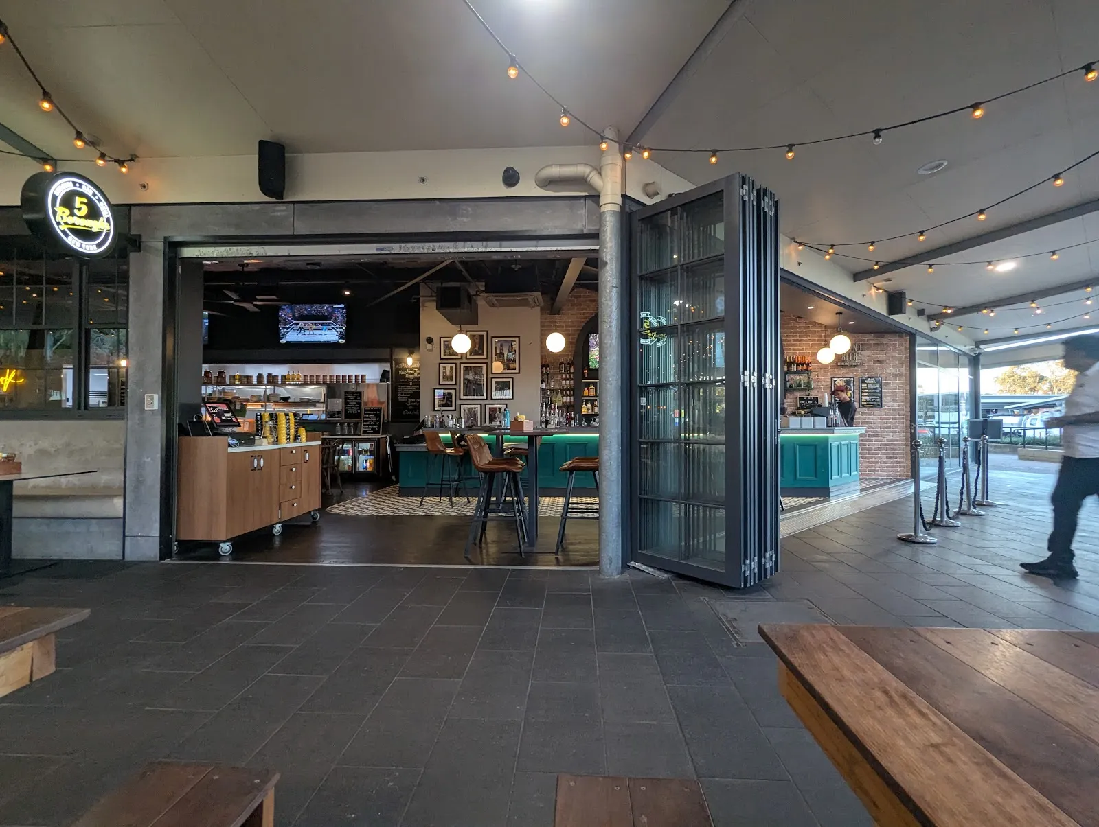 5 Boroughs Carseldine - Image 3