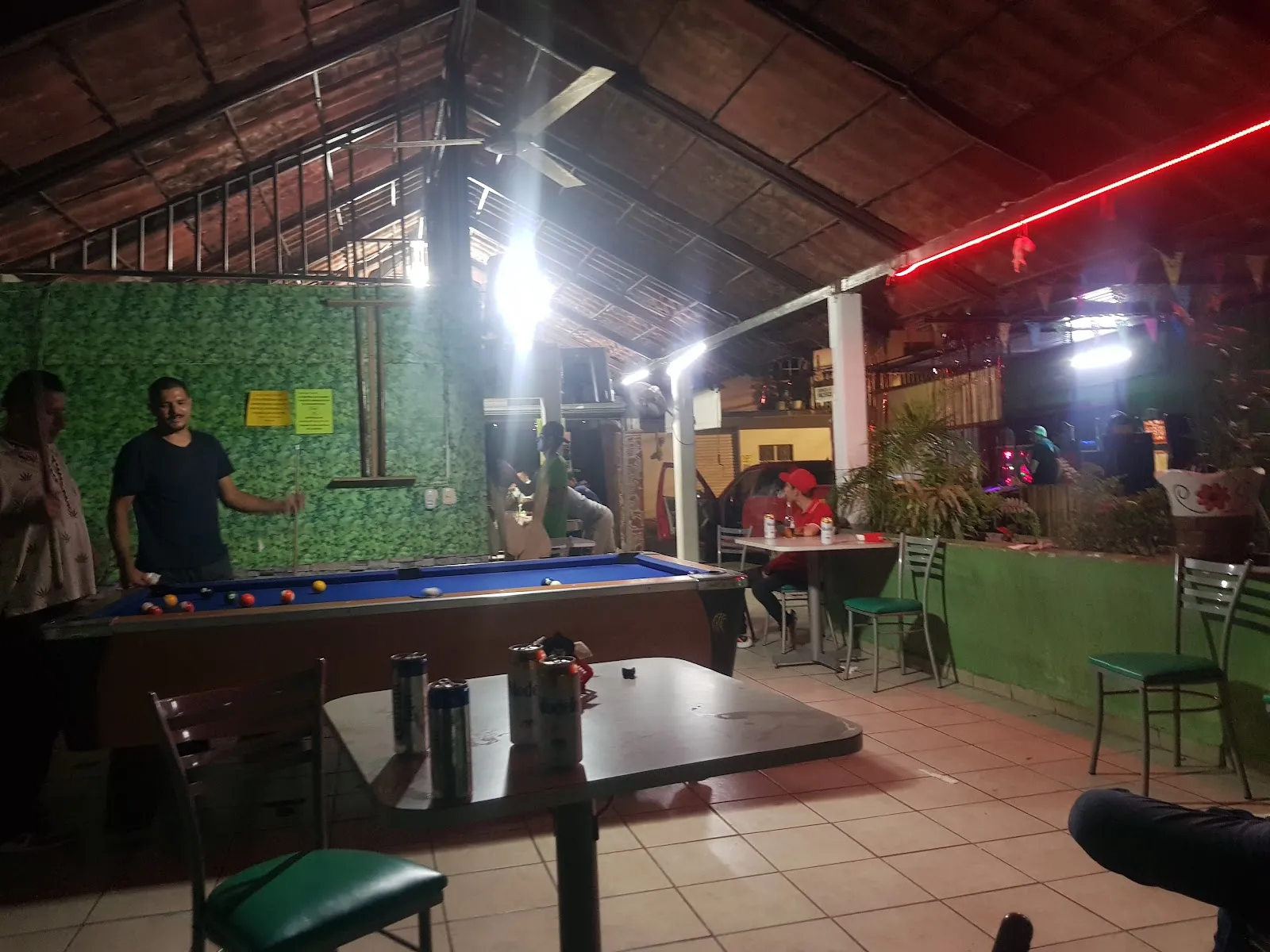 Sport Bar La 16 - Image 4