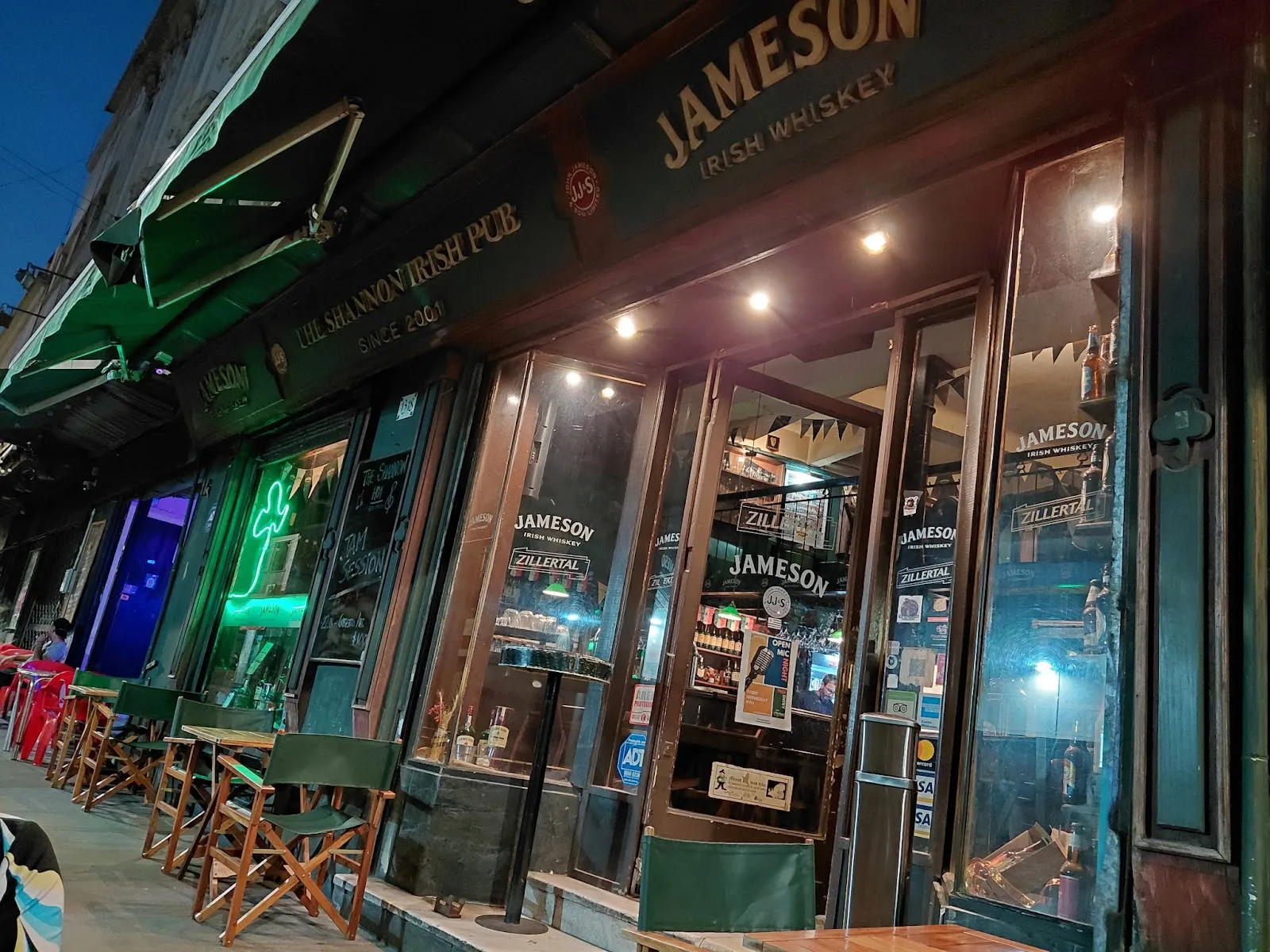 The Shannon Irish Pub - Image 4