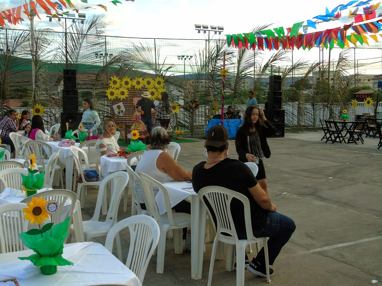Society Club - Image 4