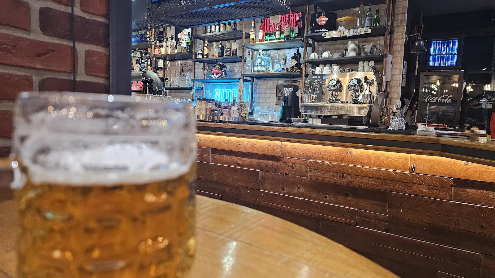 Up To You SQY - Bar Pub Restaurant - Image 3