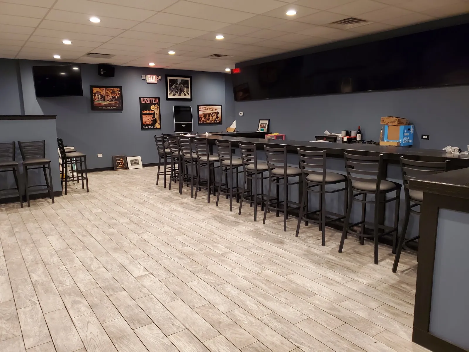 Sam's Bar & Gaming - Image 2
