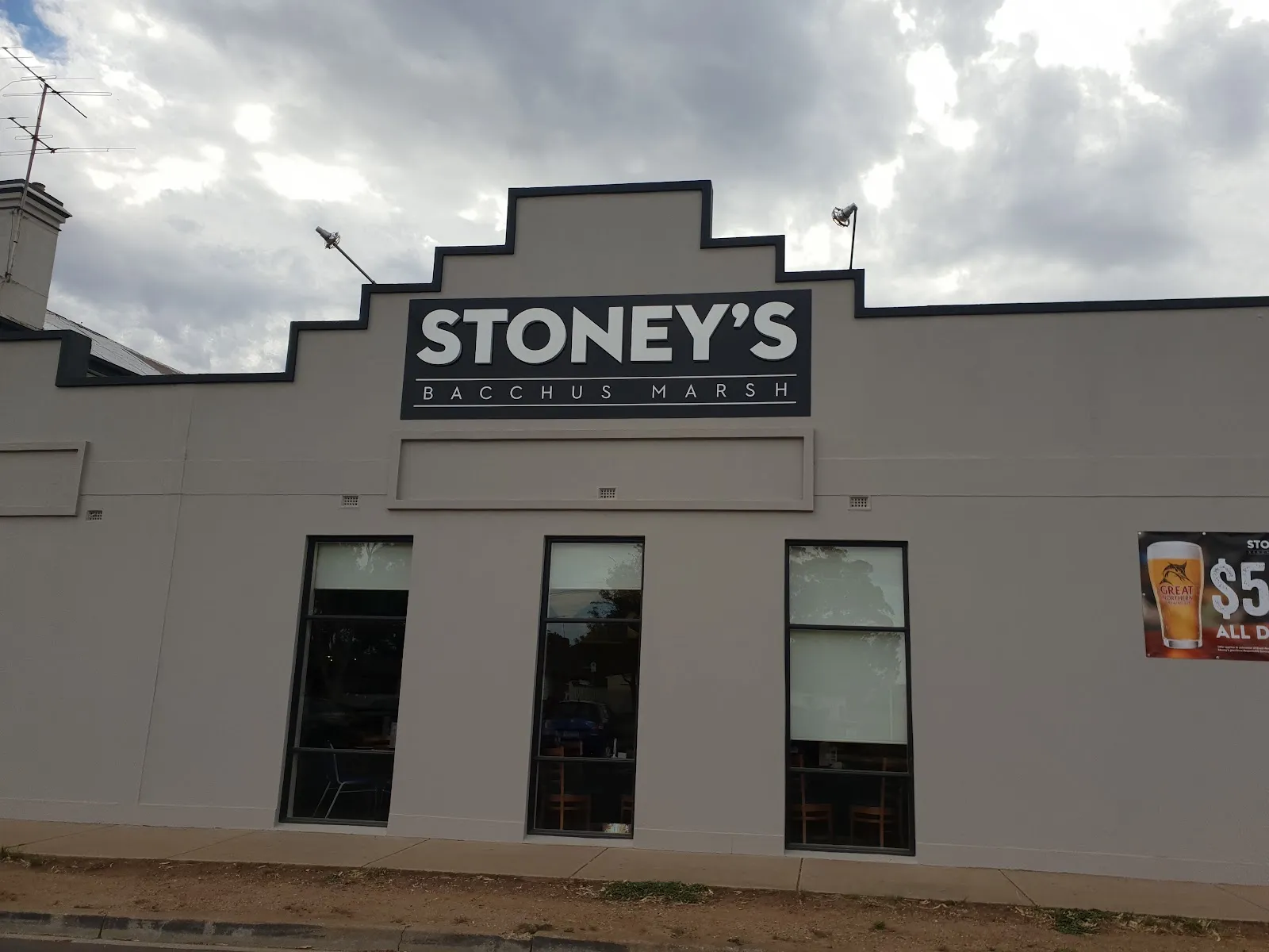 Stoney’s Club - Image 2