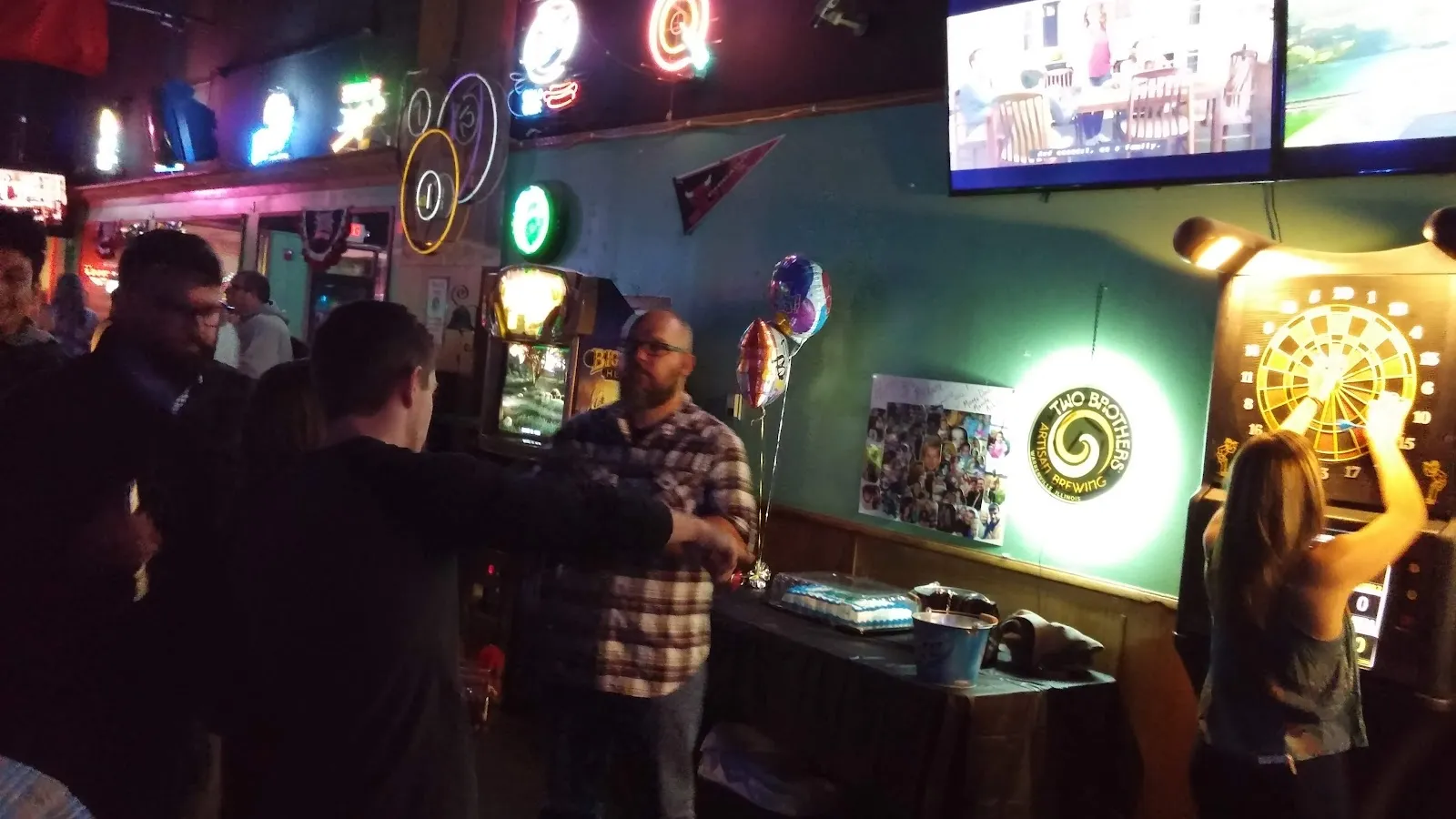 K V Hotshots Sports Bar - Image 3