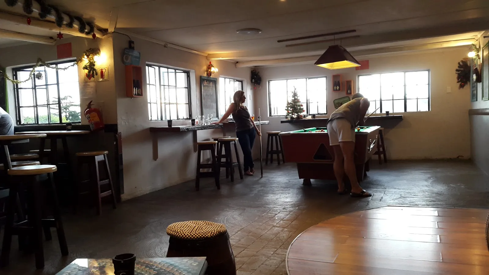 The Sundowner Bar and Eatery - Image 4