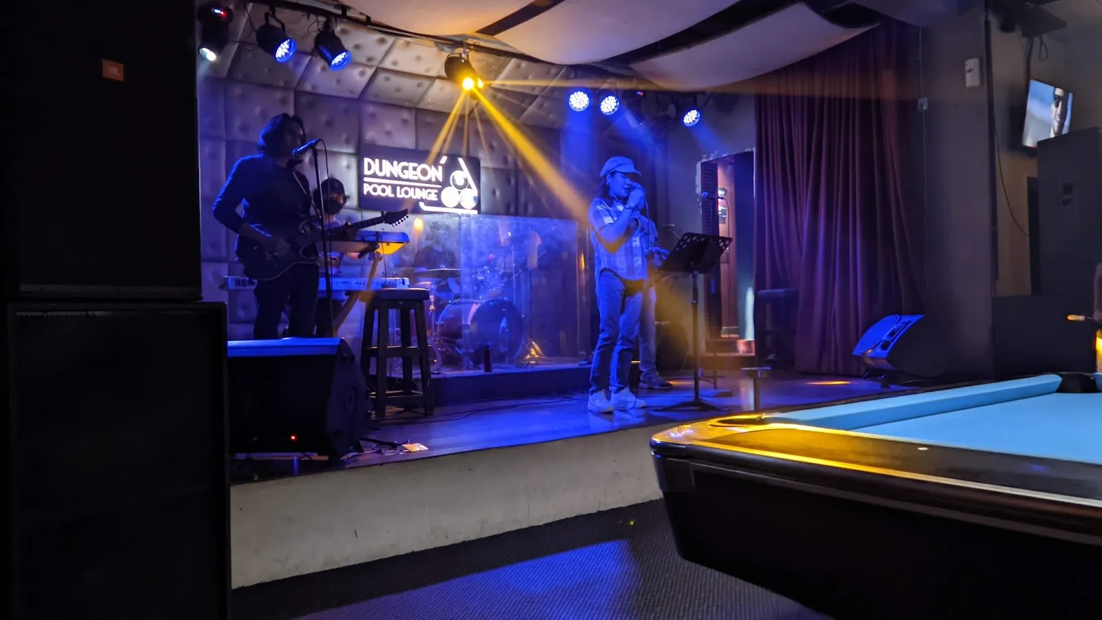 Dungeon Pool Lounge - Image 3