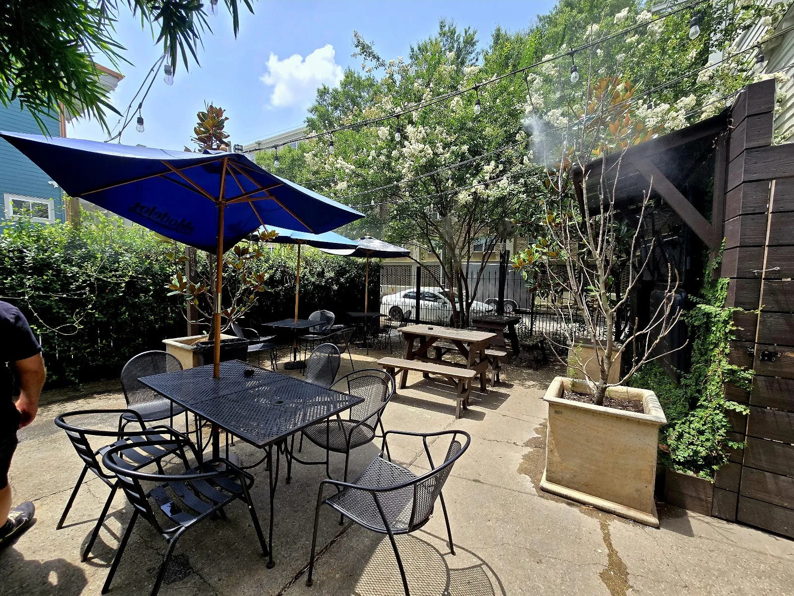 Avenue Pub - Image 4
