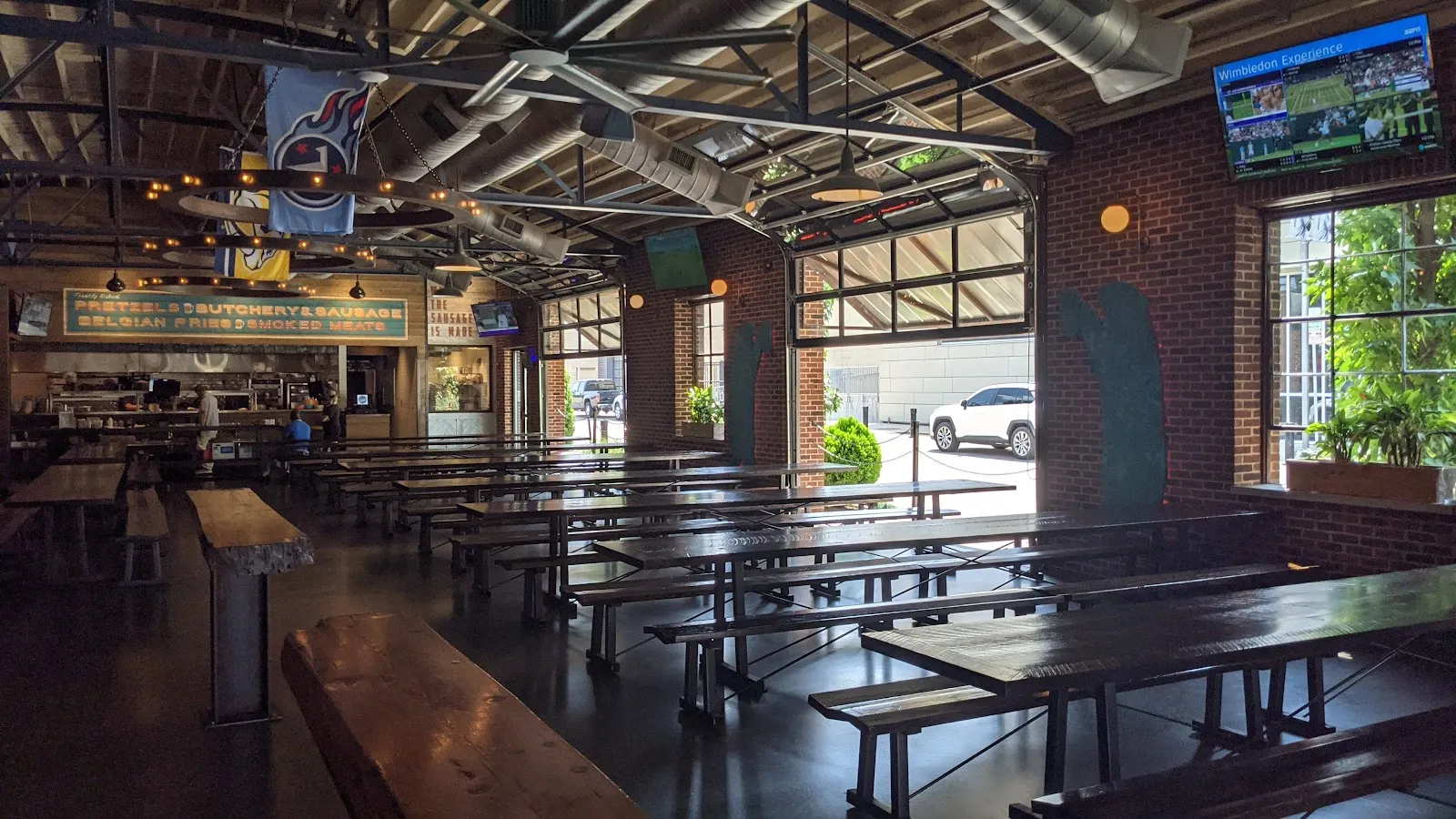 Von Elrod's Beer Hall & Kitchen - Image 3