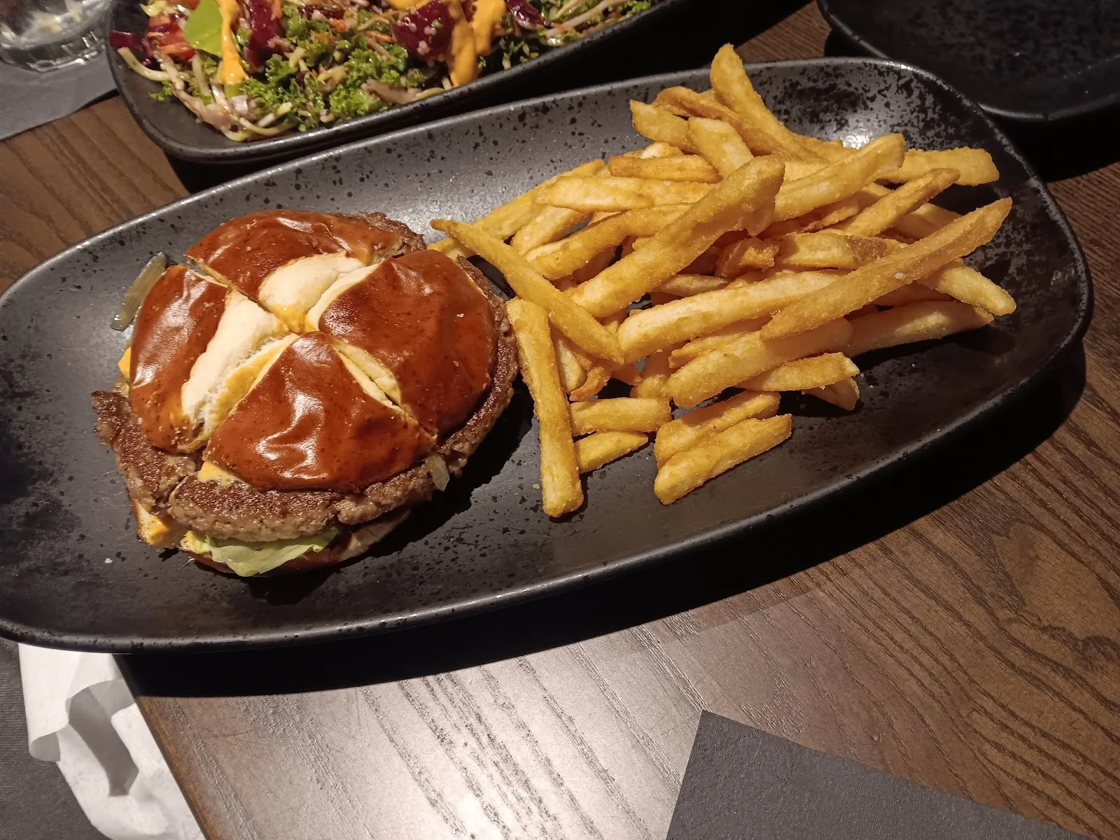 Sam B's Restaurant & Sports Bar - Image 4