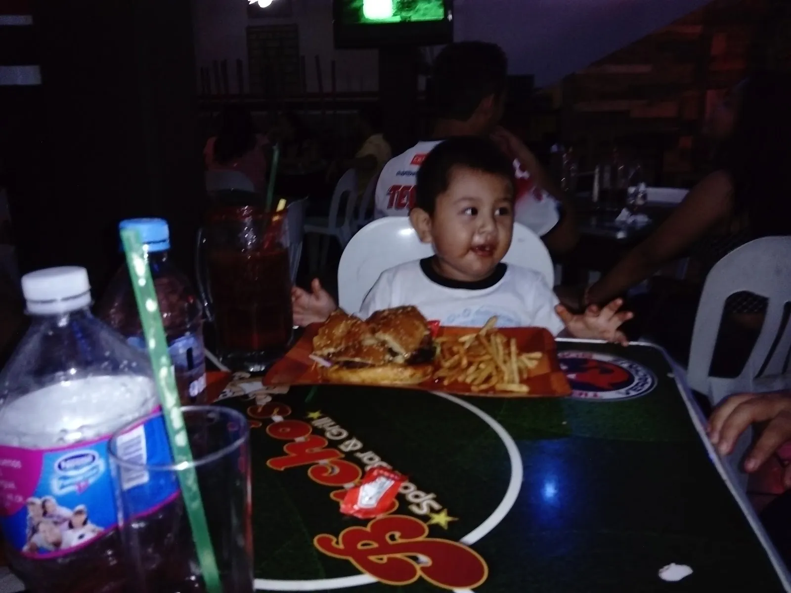 Bacho's Grill logo