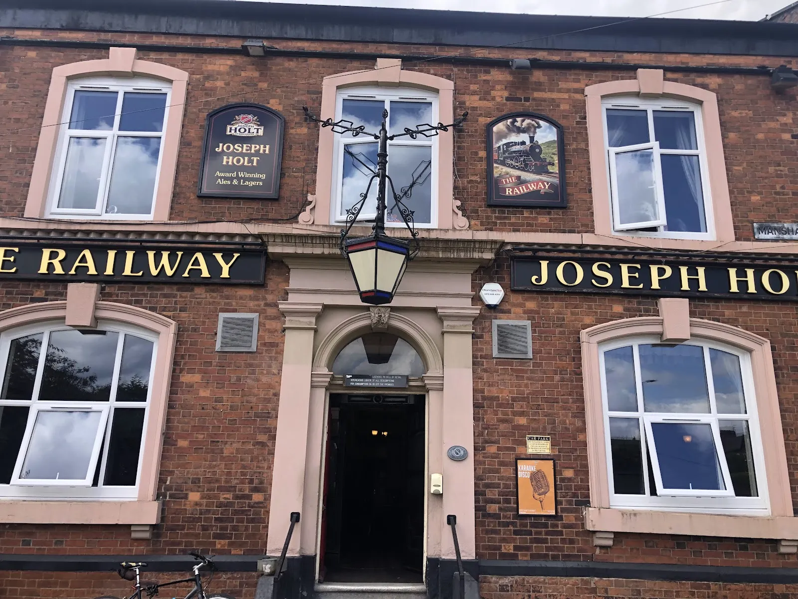 Railway Hotel - Image 2