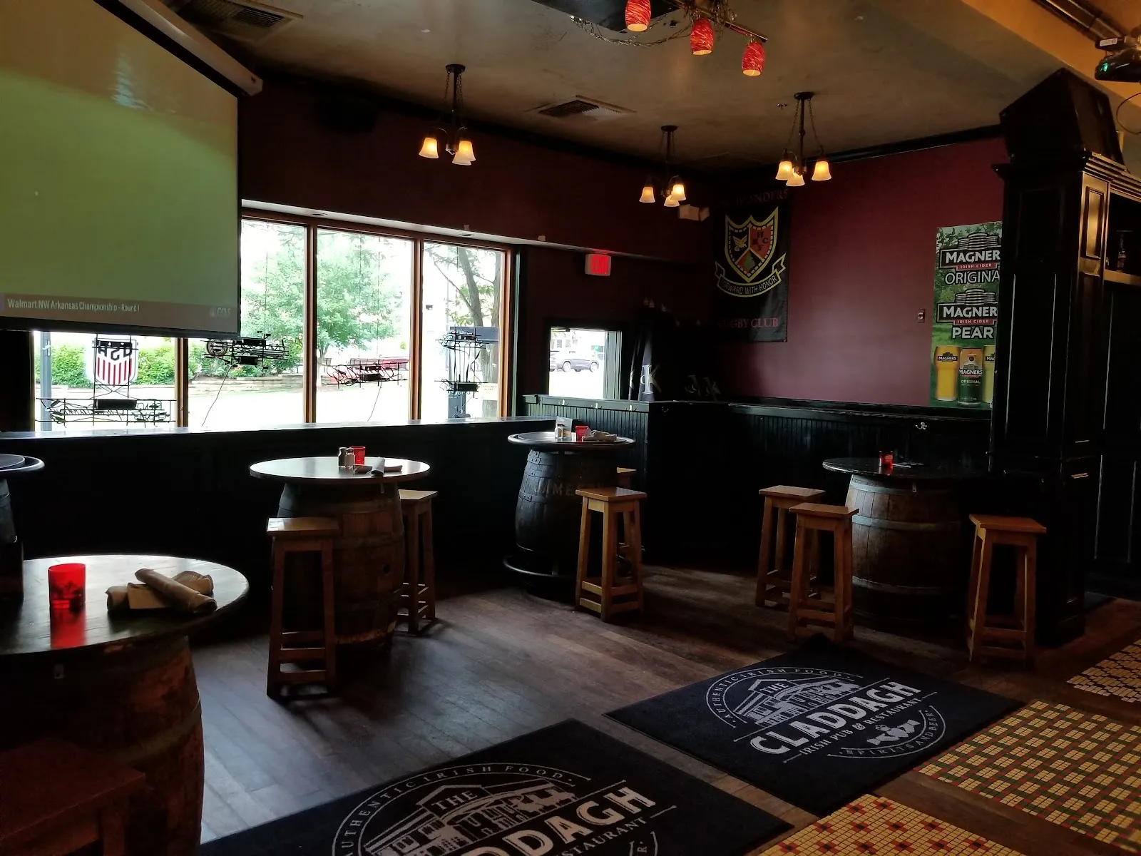 The Claddagh Irish Pub - Image 4