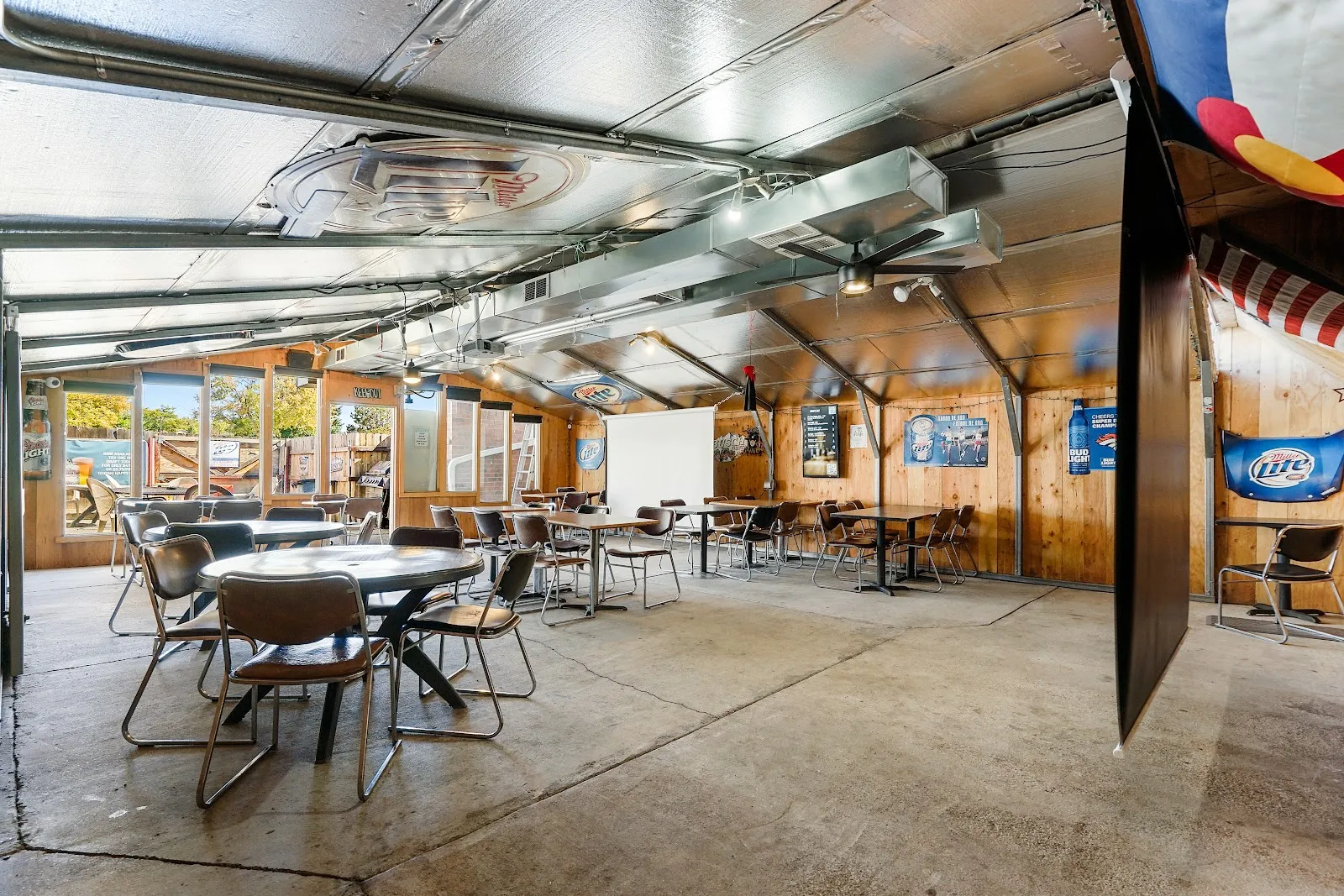 Detour Lounge - Image 2