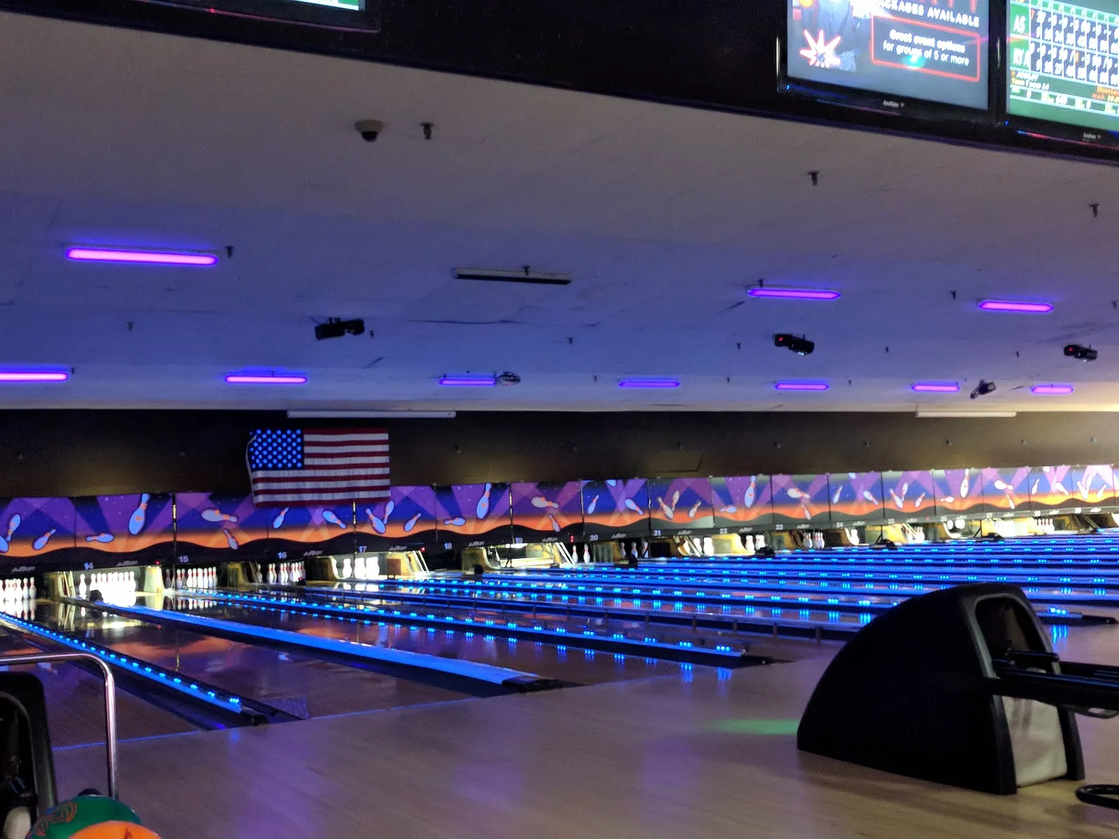 AMF Town & Country Lanes - Image 3