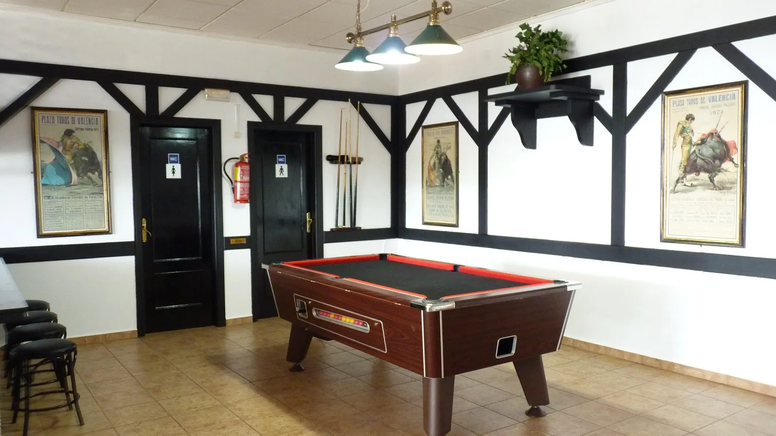 The Black Bull Bar & Restaurant - Image 4