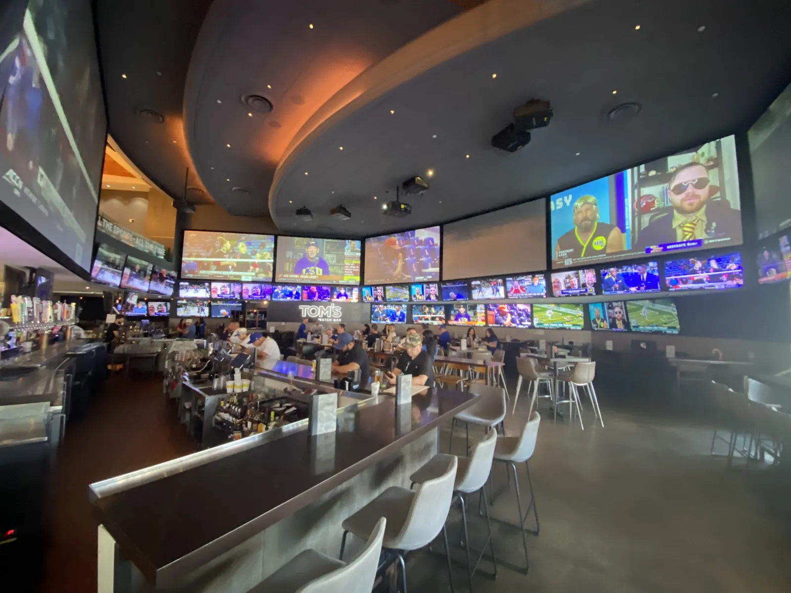 Tom’s Watch Bar - Image 3