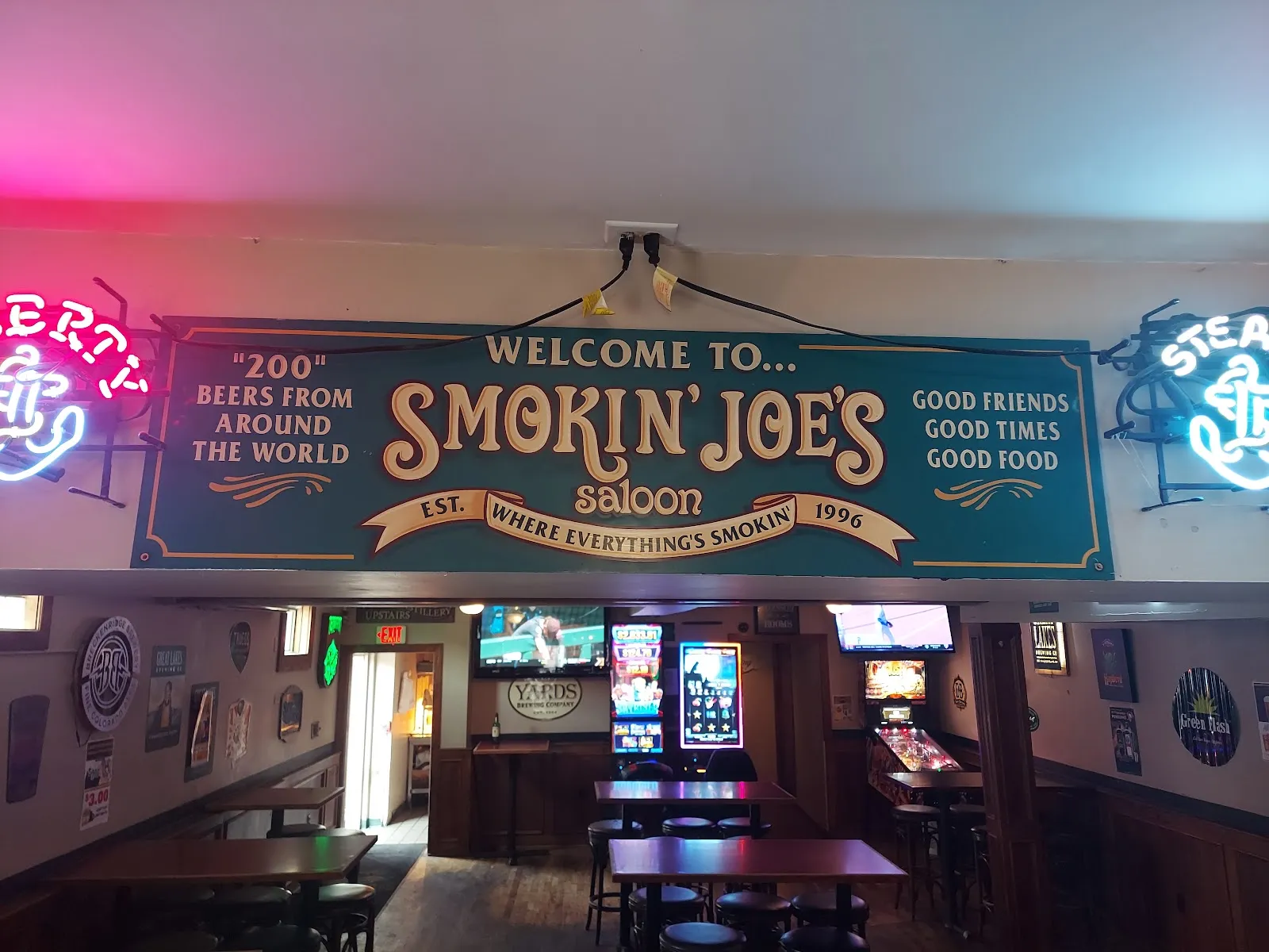 Smokin' Joe's Saloon logo