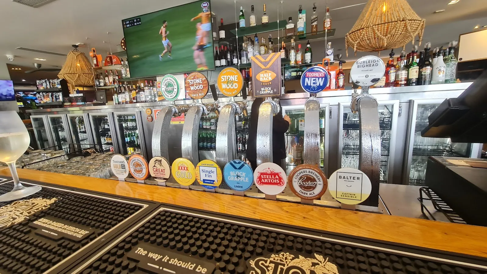 Cabarita Beach Hotel - Beach Bar & Grill - Image 4