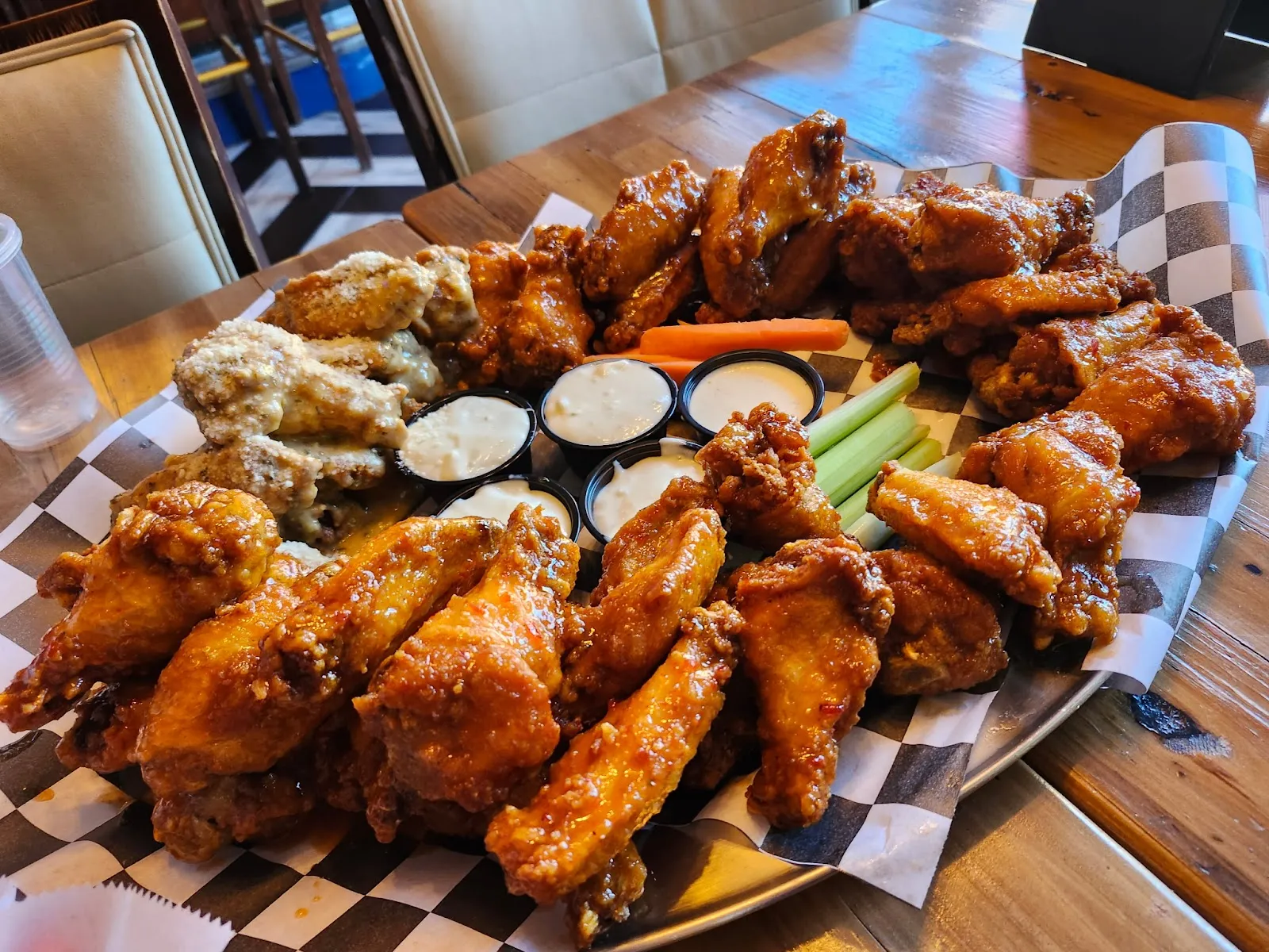 Output Lounge & Sports Bar (Wrigleyville) - Image 3