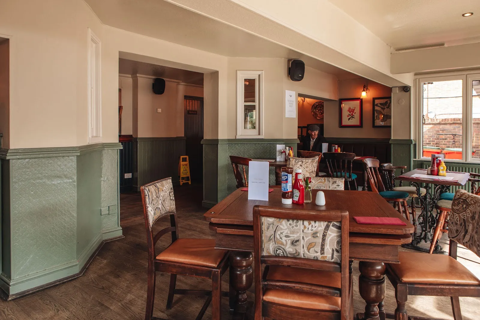 Railway Tavern - Image 4