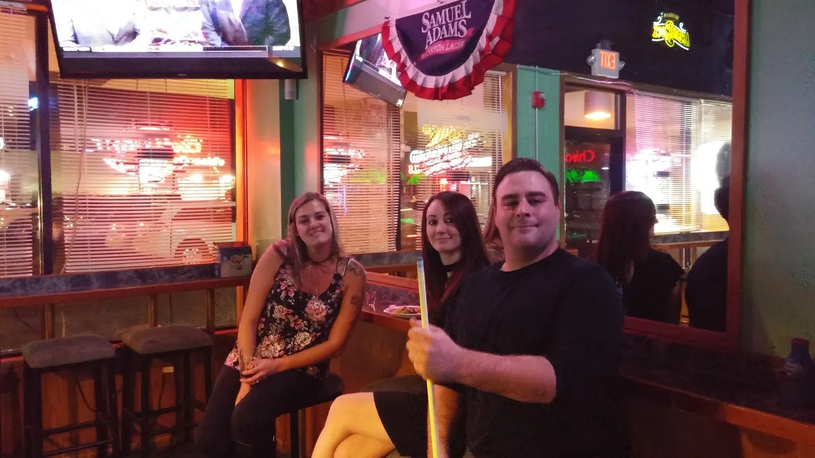 K V Hotshots Sports Bar - Image 4