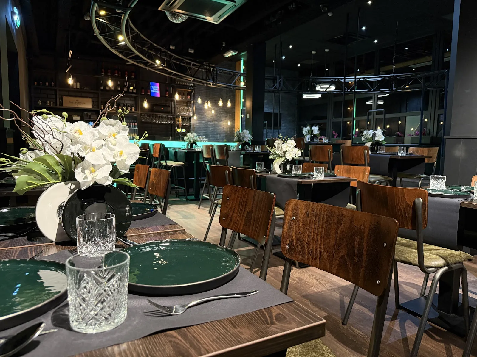 H20 Lounge Café