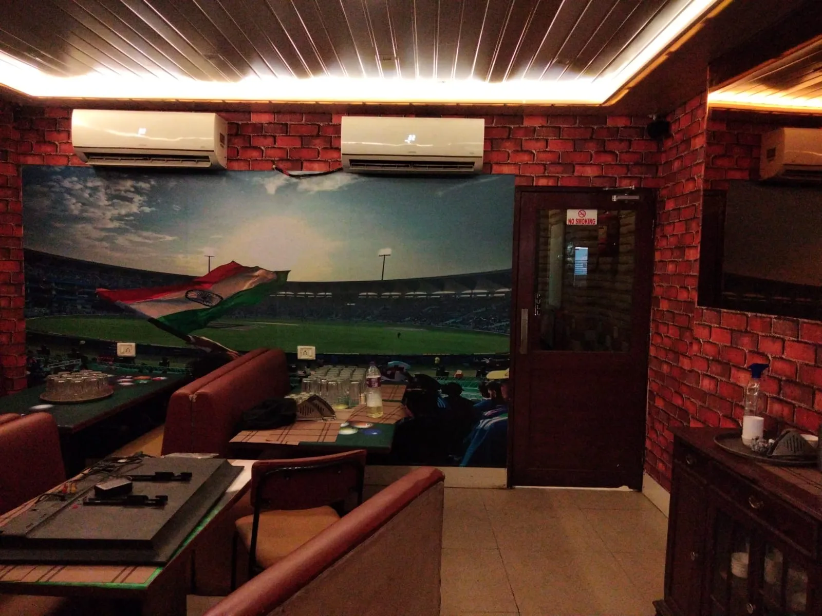 Captain's Deck Sports Bar and Restaurant - Image 3
