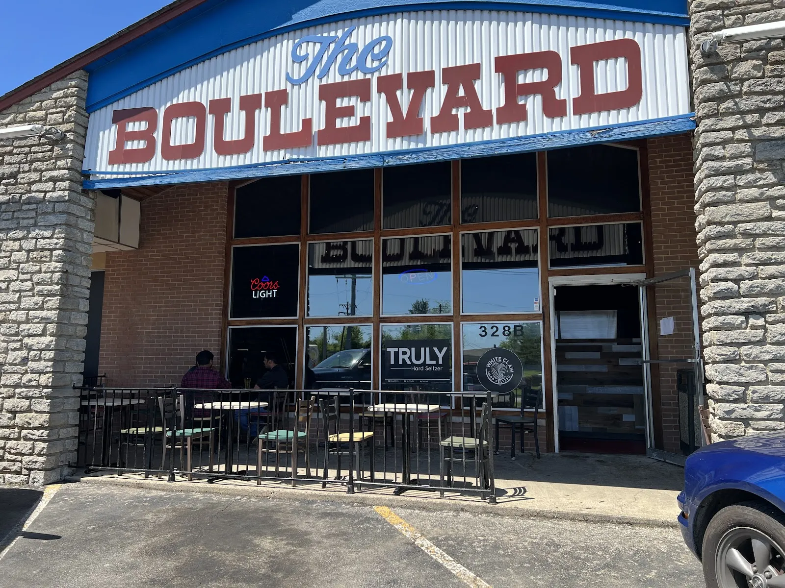 The Bully Pub logo
