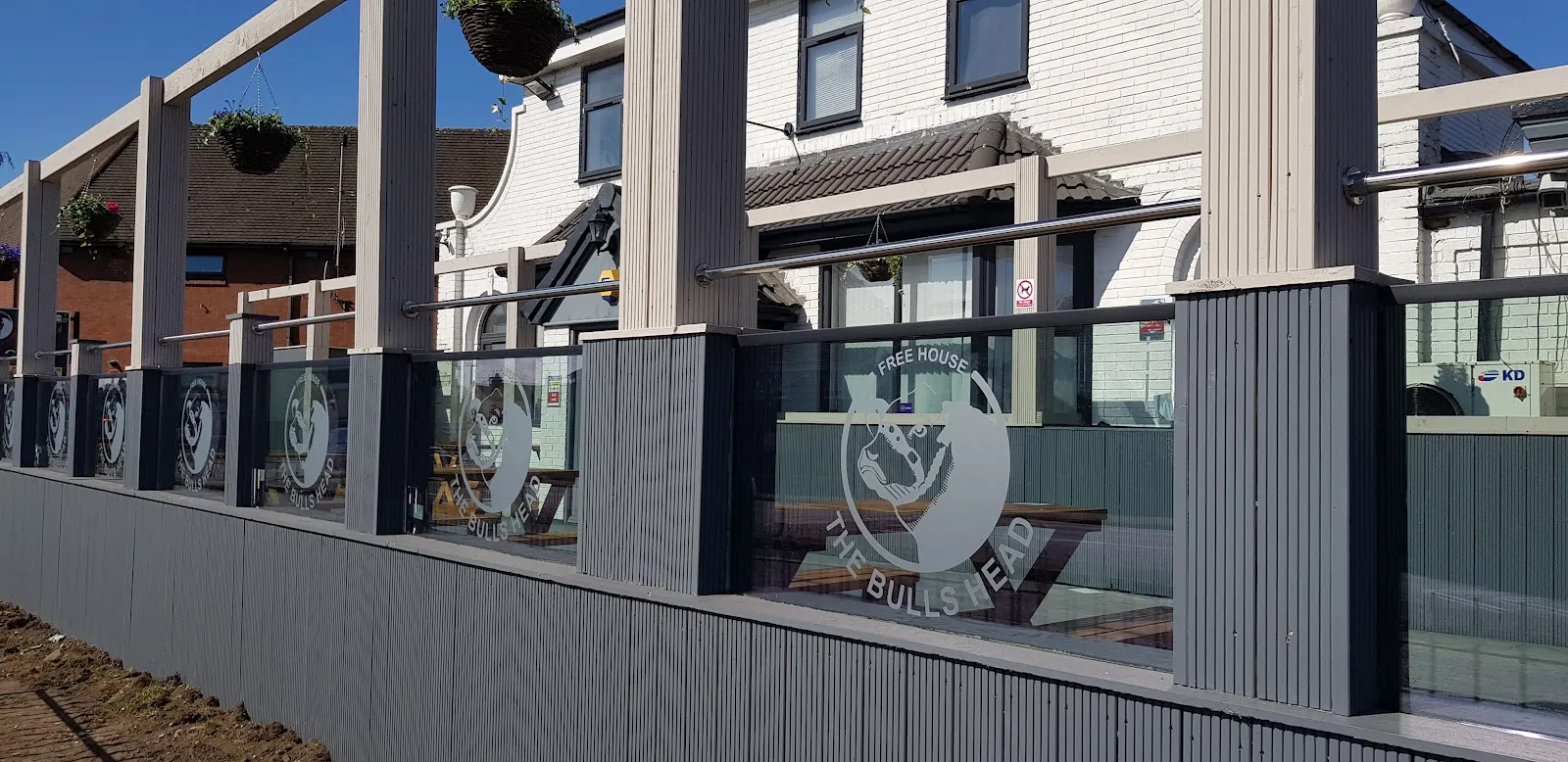 The Bulls Head Bar & Grill - Image 2