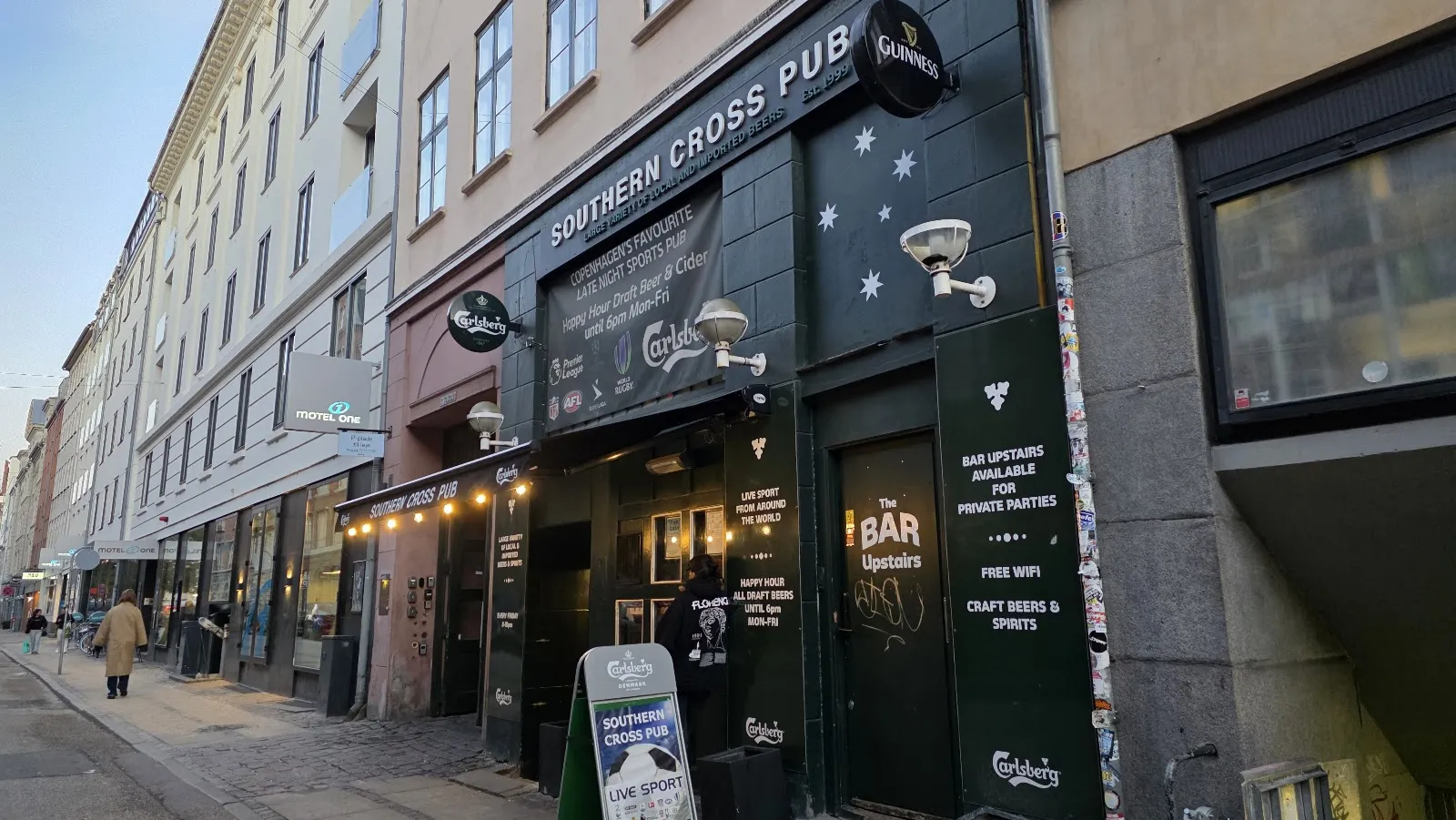 Southern Cross Pub - Image 4