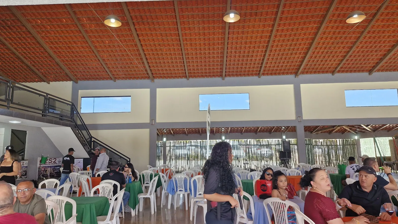 ‍ ️ESPAÇO TROPICAL DE FESTA