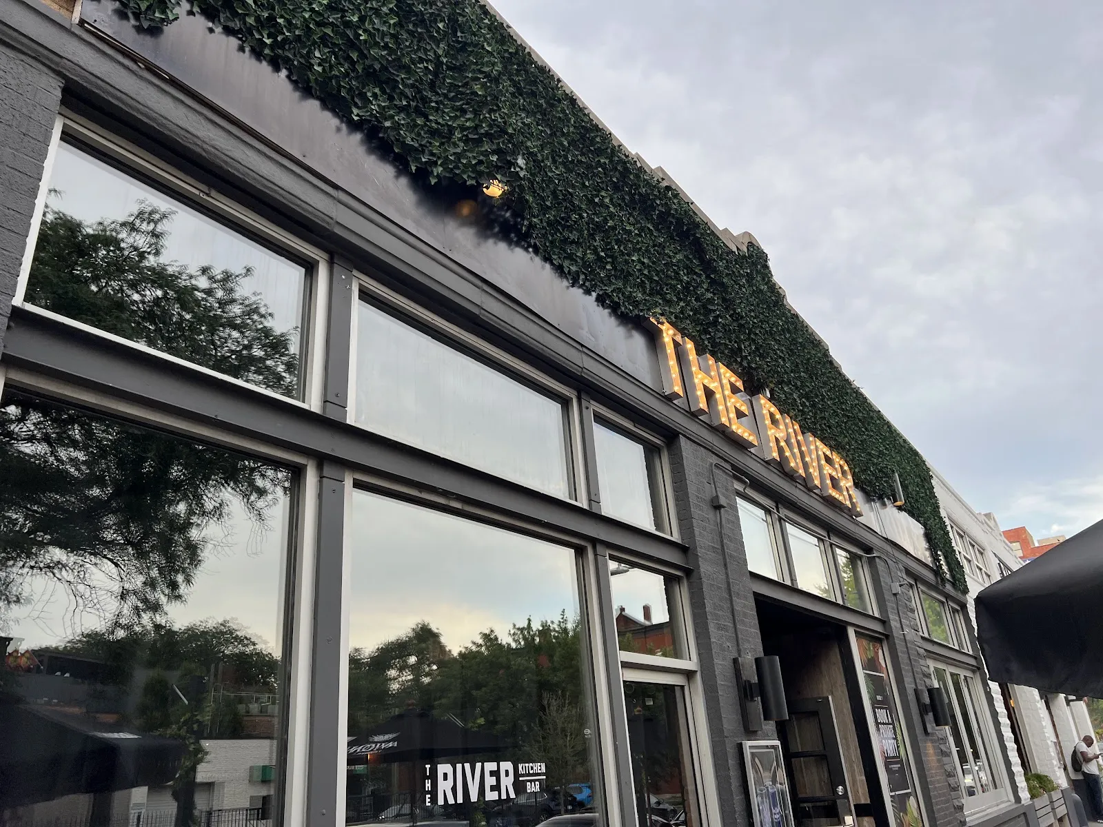 The River Kitchen and Bar - Image 2