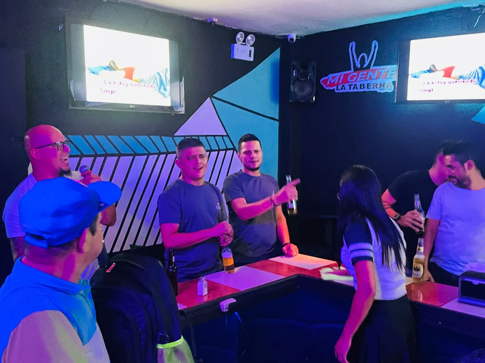 Mi Gente La Taberna - Image 4