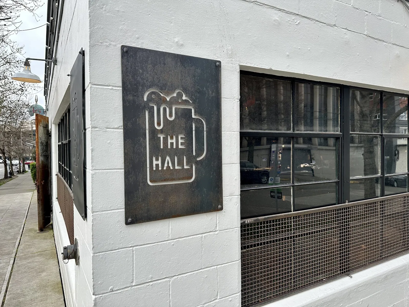 Queen Anne Beerhall - Image 3