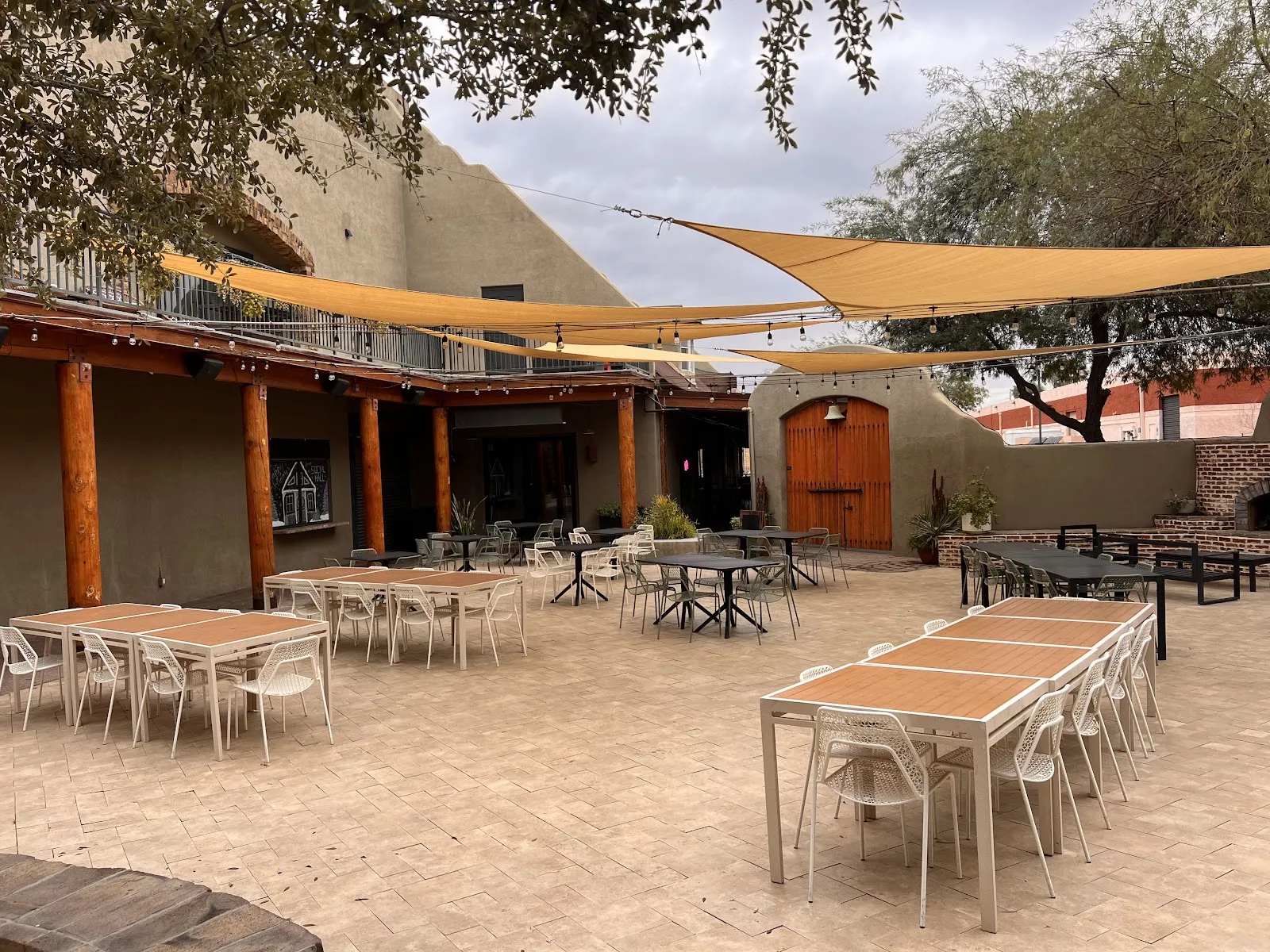 The Social Tap Eatery - Image 3