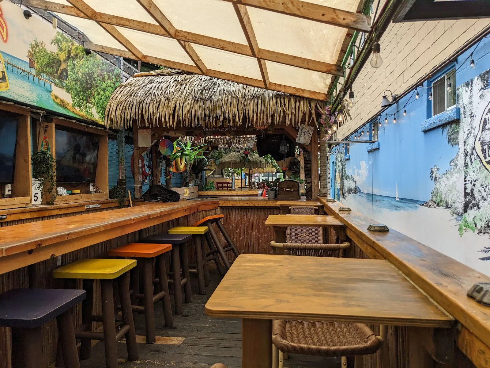 Joe Dog's Gasbar Grill - Image 3