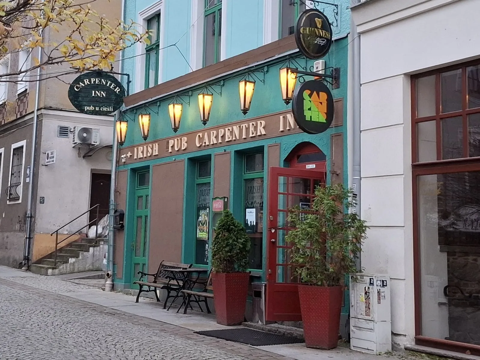 Irish Pub Carpenter Inn - Image 3