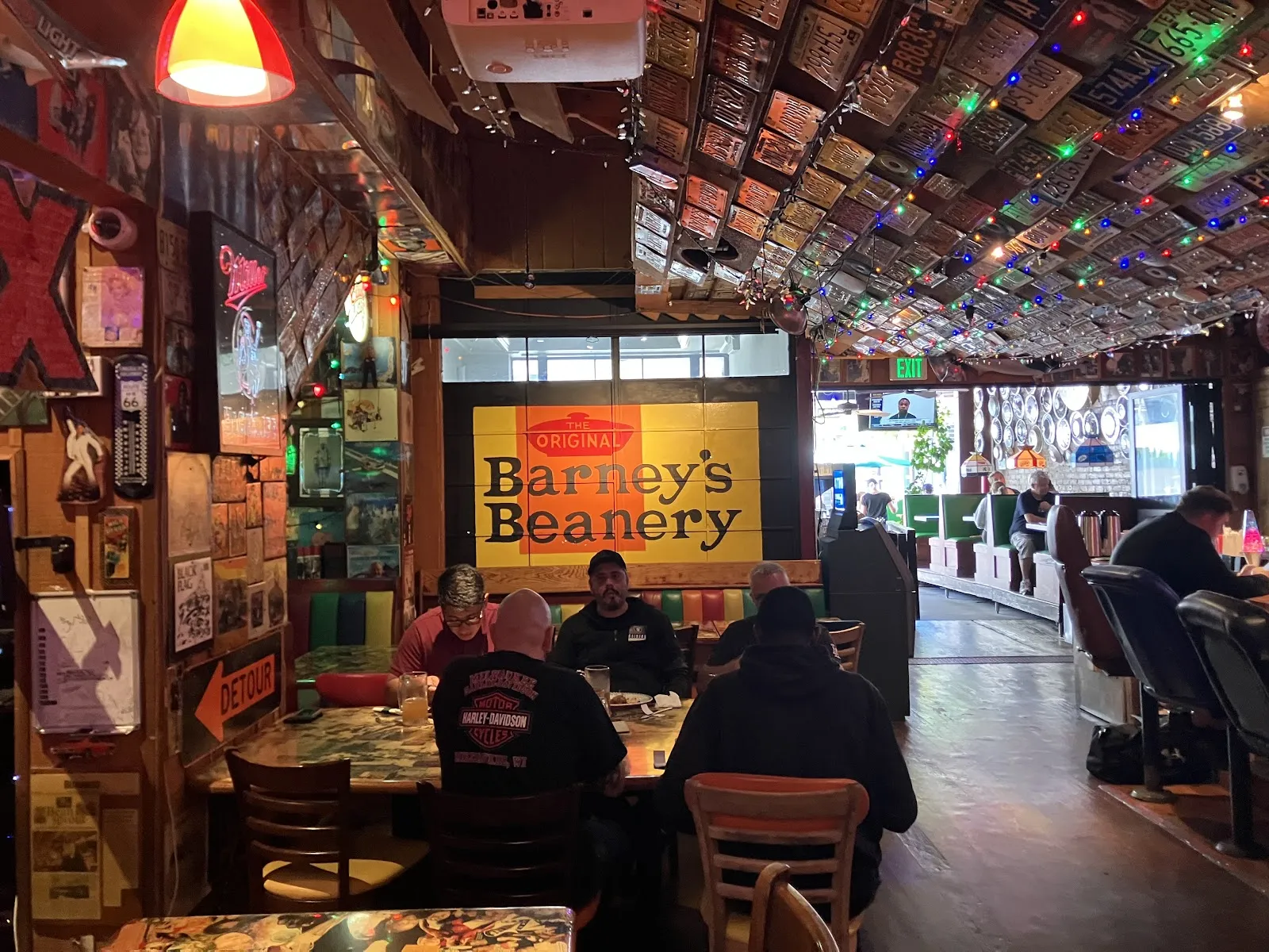 Barney’s Beanery – Santa Monica - Image 3