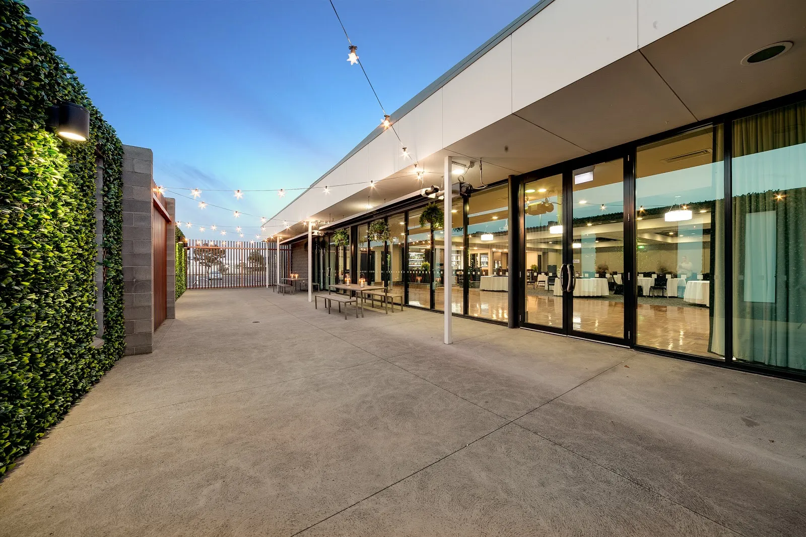 Deer Park Club - Image 3