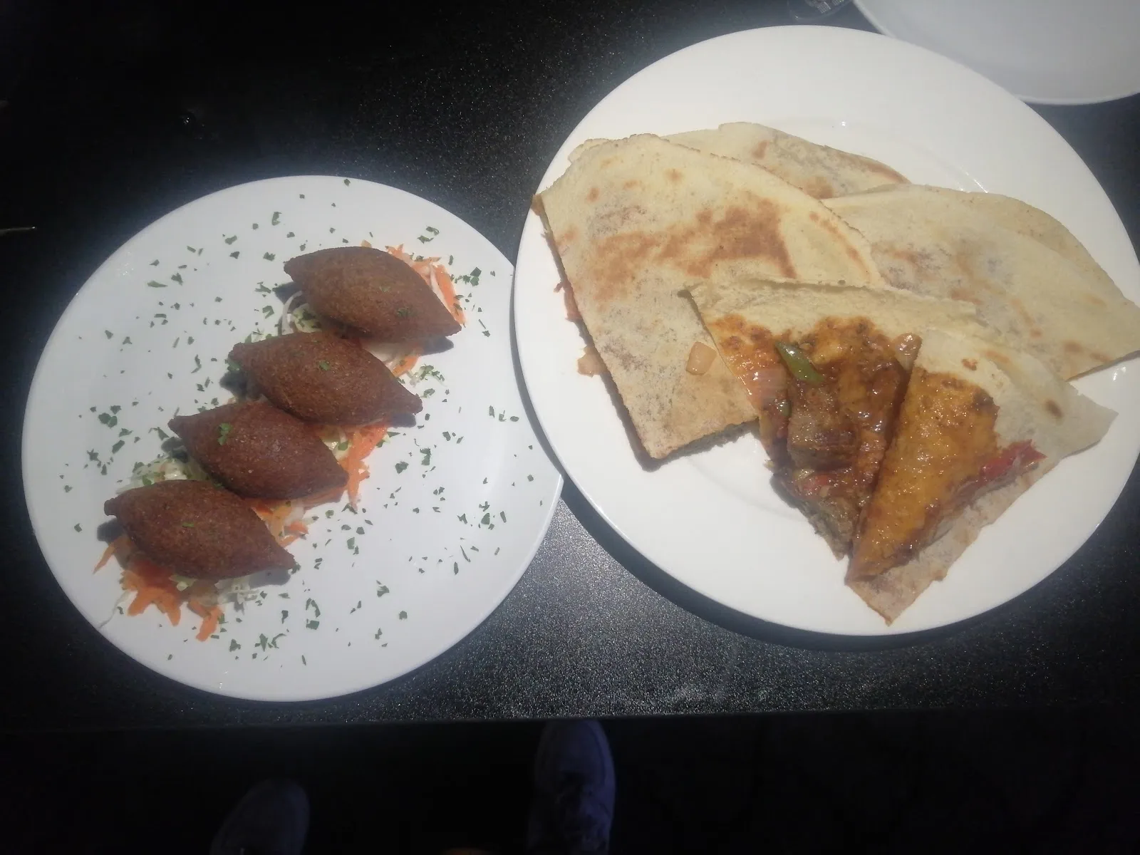 Queens Sports Bar & Restaurant - Image 2