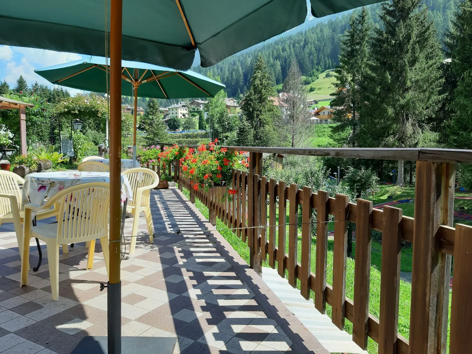 Bar Fantolin Golf Minigolf e Pattinaggio - Image 3