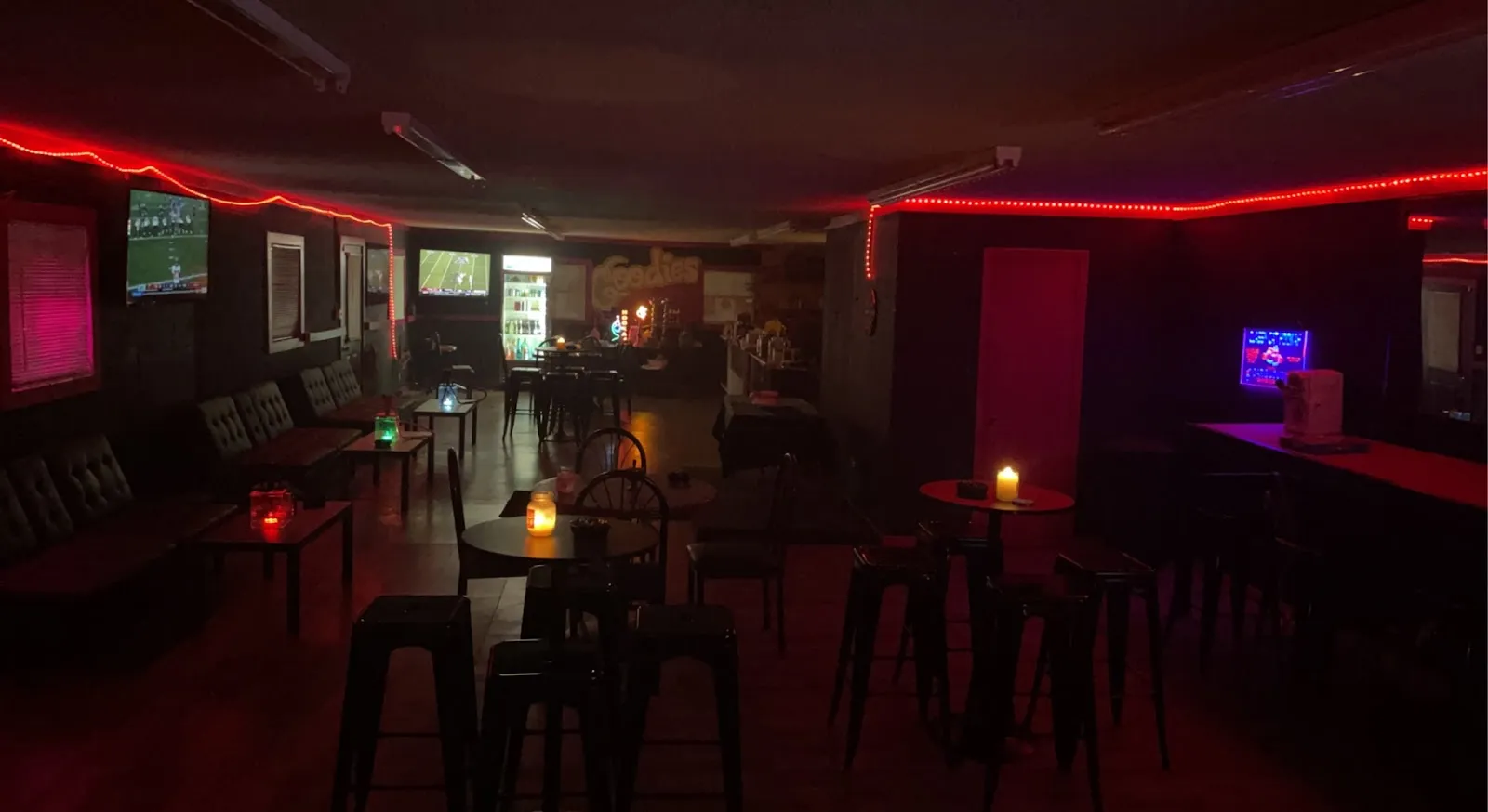 Classy Cat Lounge - Image 3