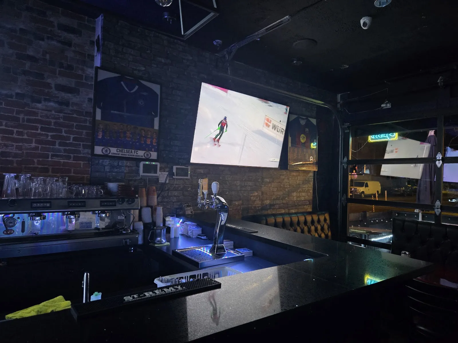 Bella Sport Bar