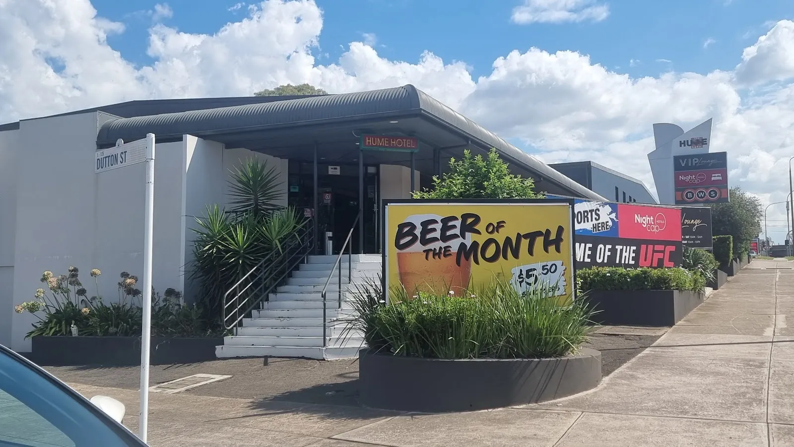 Hume Hotel logo