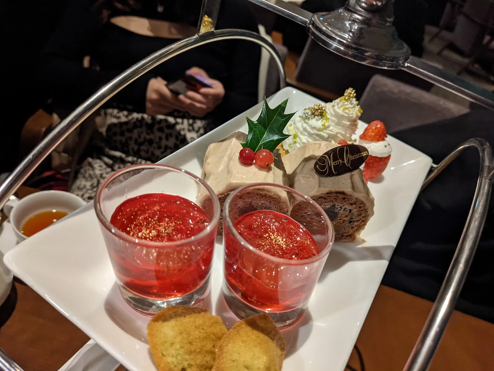 ELEPHANT LOUNGE Shinjuku Honten - Image 3