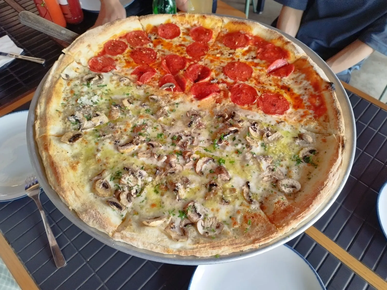 Pizza e Birra Sports Bar Graha Famili - Image 2