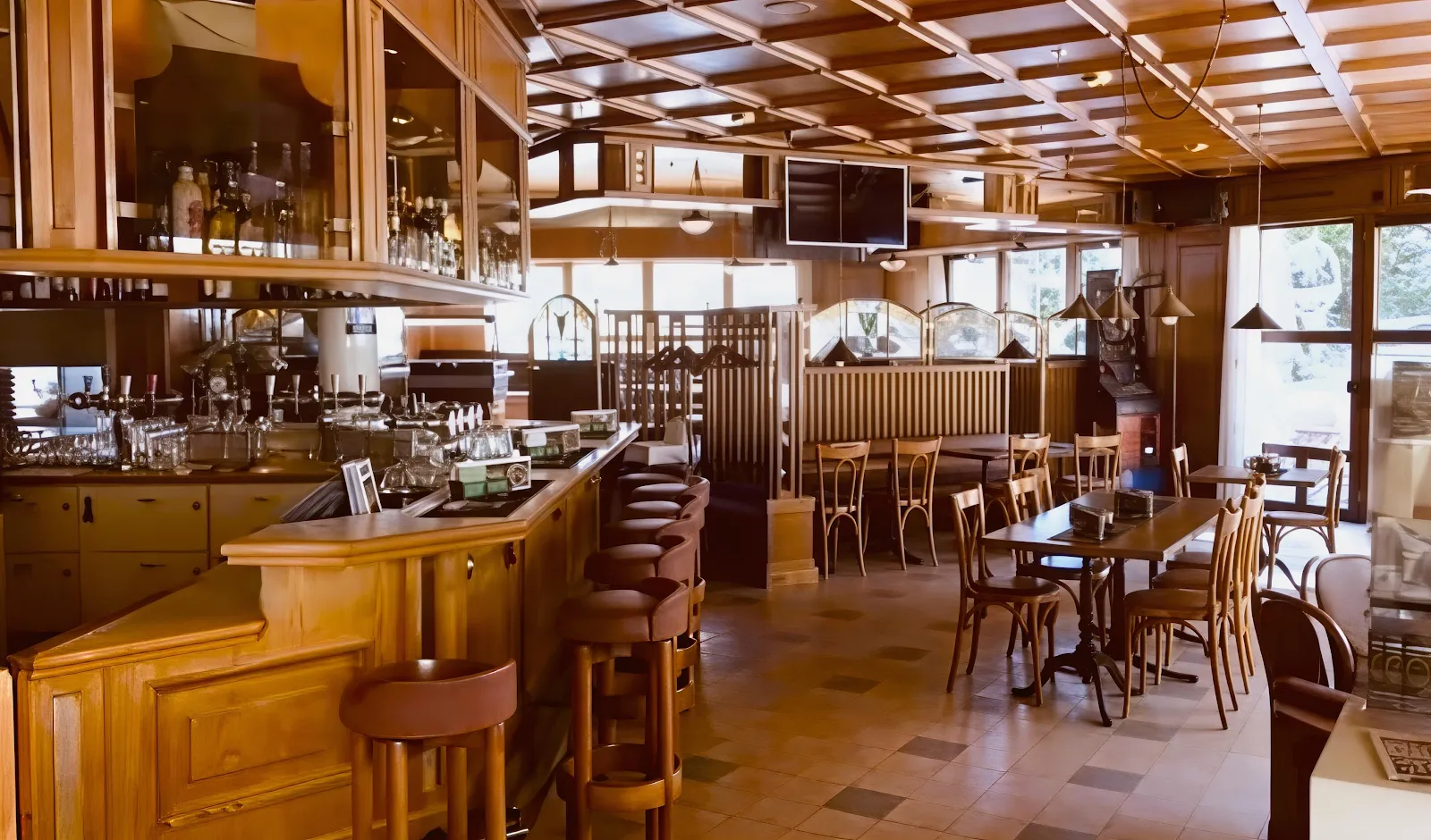 Hammer Pub - Image 3